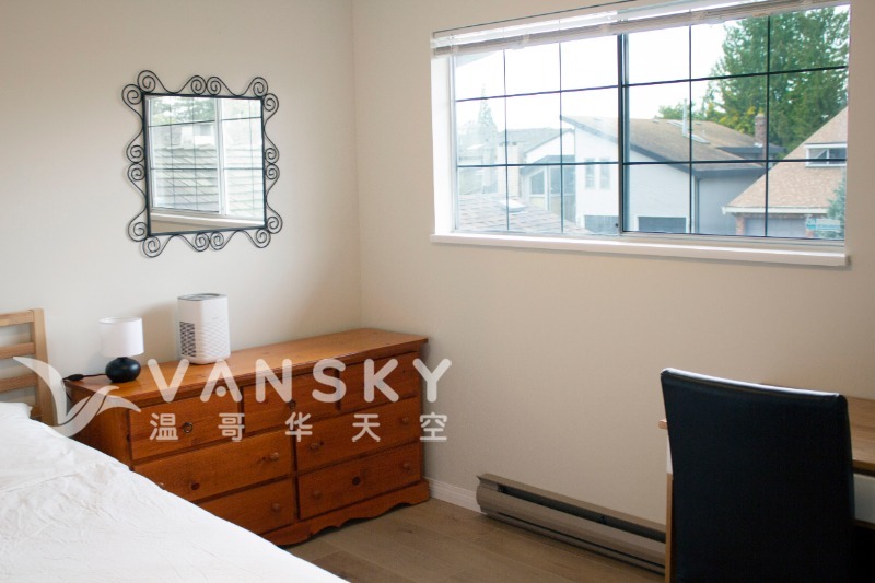 260722191949_Bedroom 2 Window.jpg
